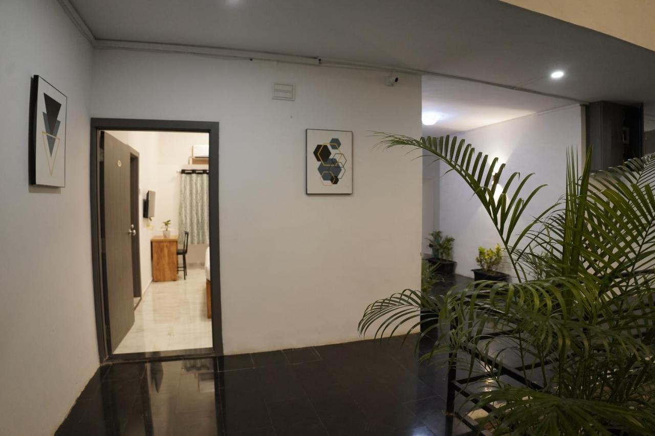 Hotel Royal Accord Surat Dış mekan fotoğraf
