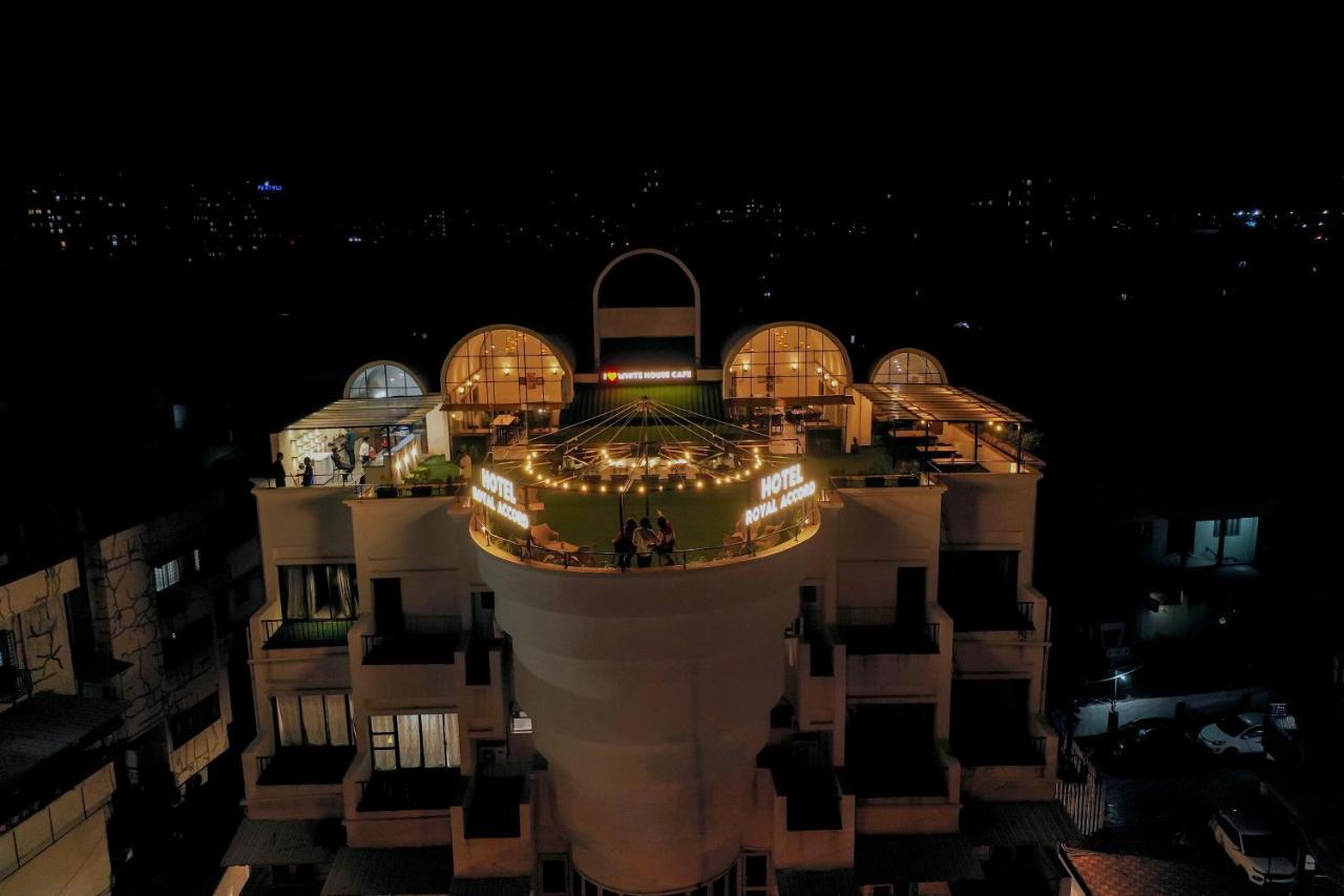 Hotel Royal Accord Surat Dış mekan fotoğraf