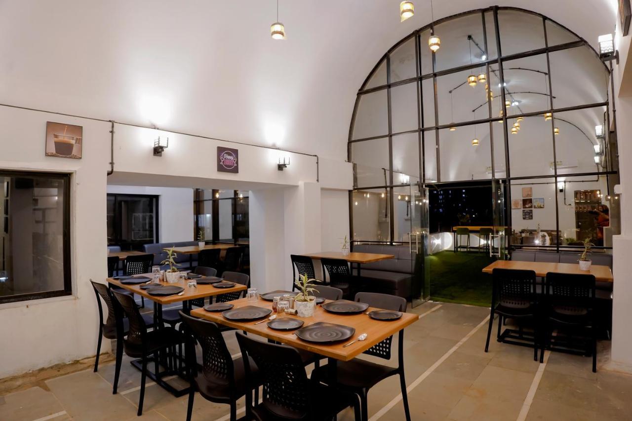 Hotel Royal Accord Surat Dış mekan fotoğraf