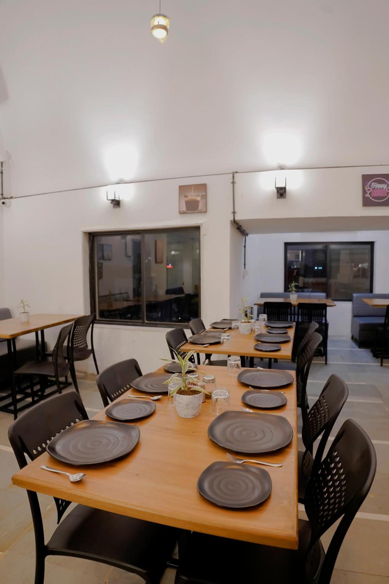 Hotel Royal Accord Surat Dış mekan fotoğraf