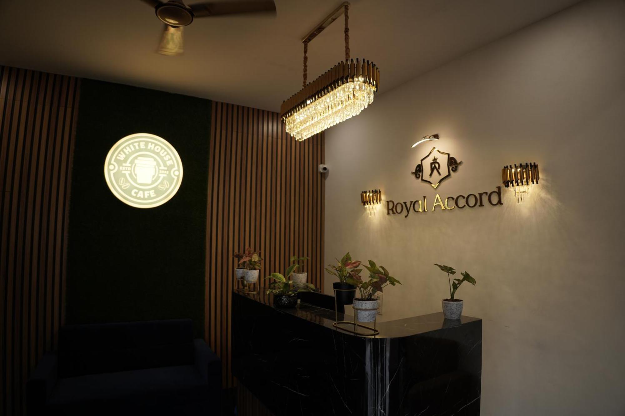 Hotel Royal Accord Surat Dış mekan fotoğraf
