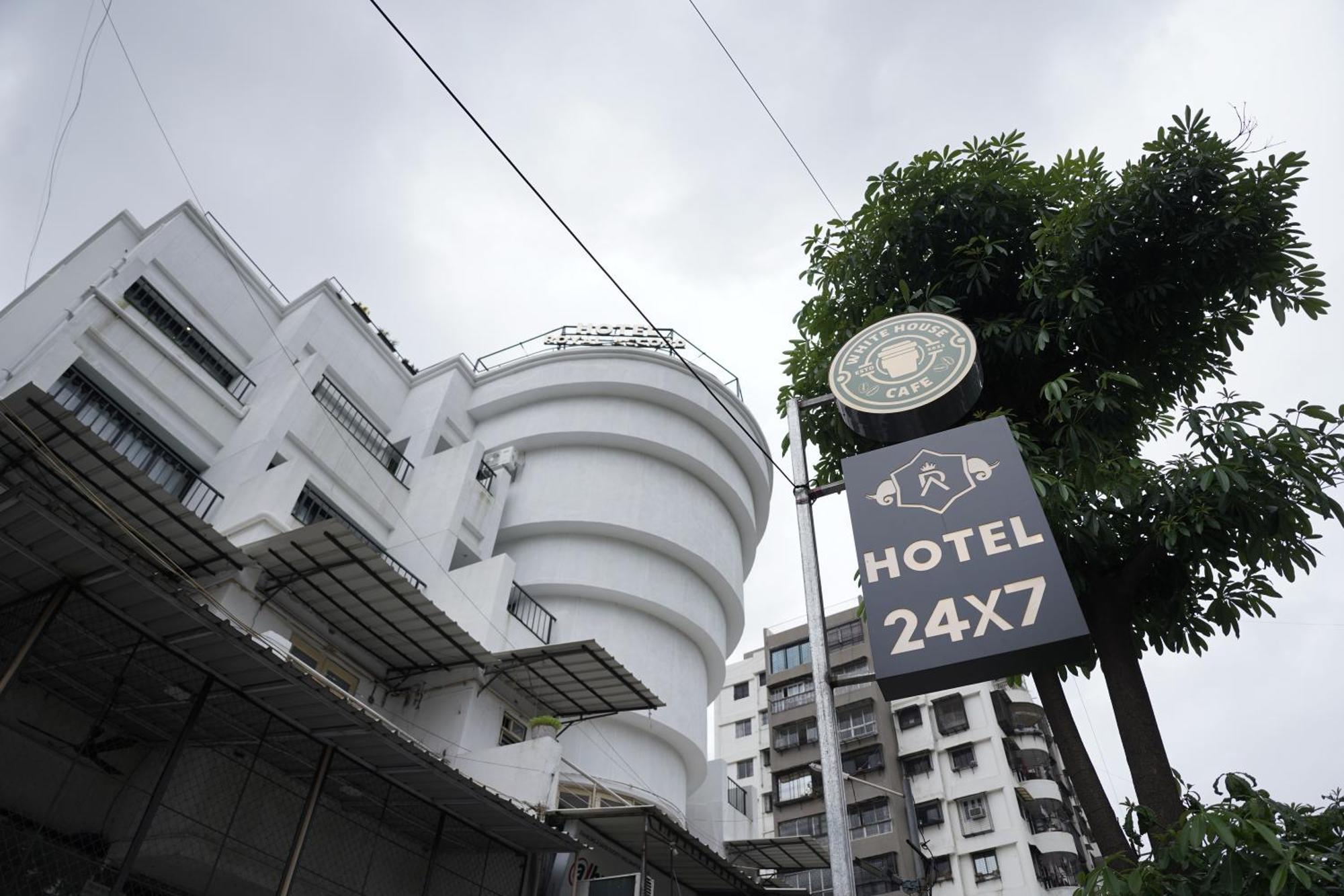 Hotel Royal Accord Surat Dış mekan fotoğraf
