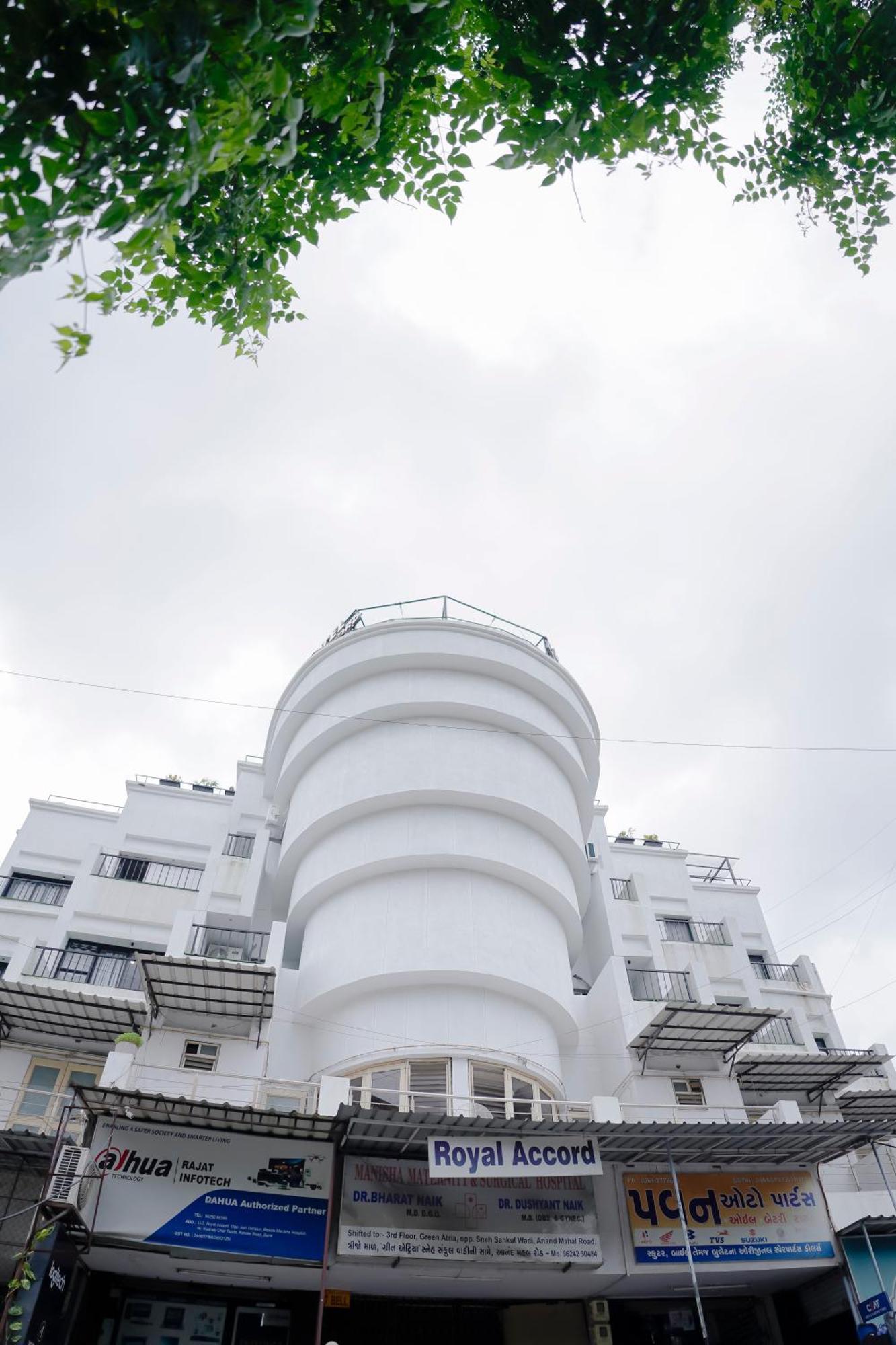 Hotel Royal Accord Surat Dış mekan fotoğraf