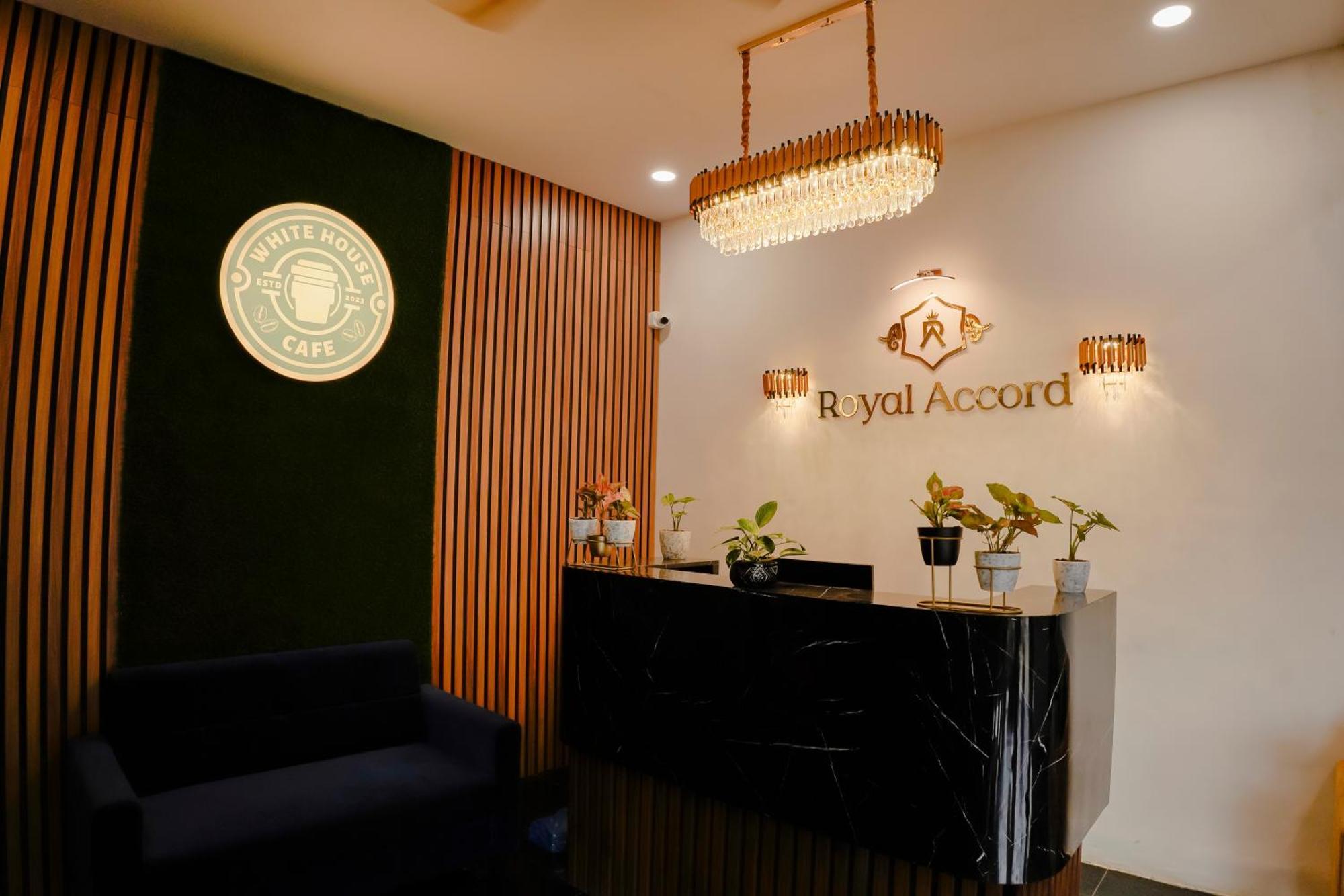 Hotel Royal Accord Surat Dış mekan fotoğraf