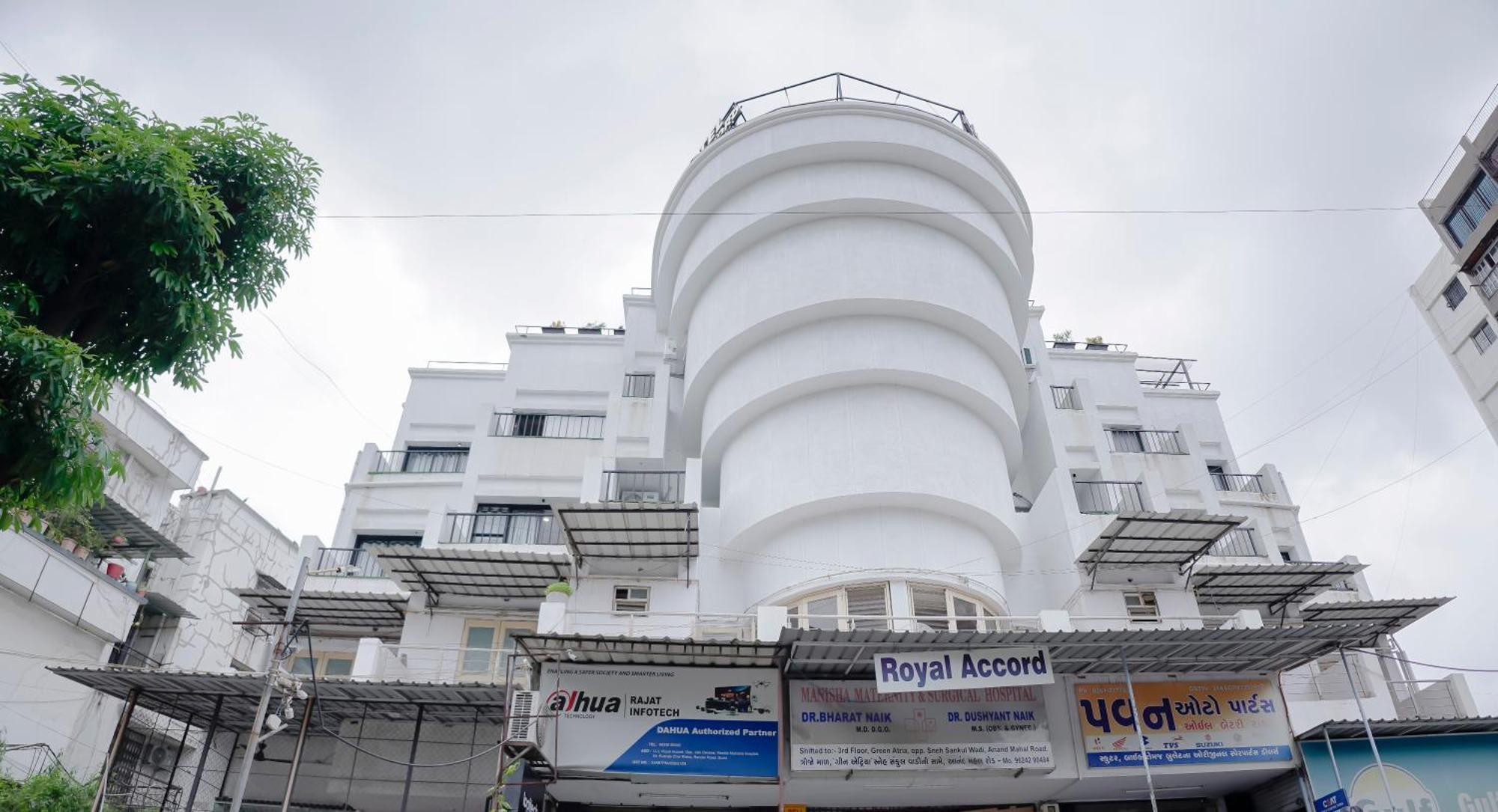 Hotel Royal Accord Surat Dış mekan fotoğraf