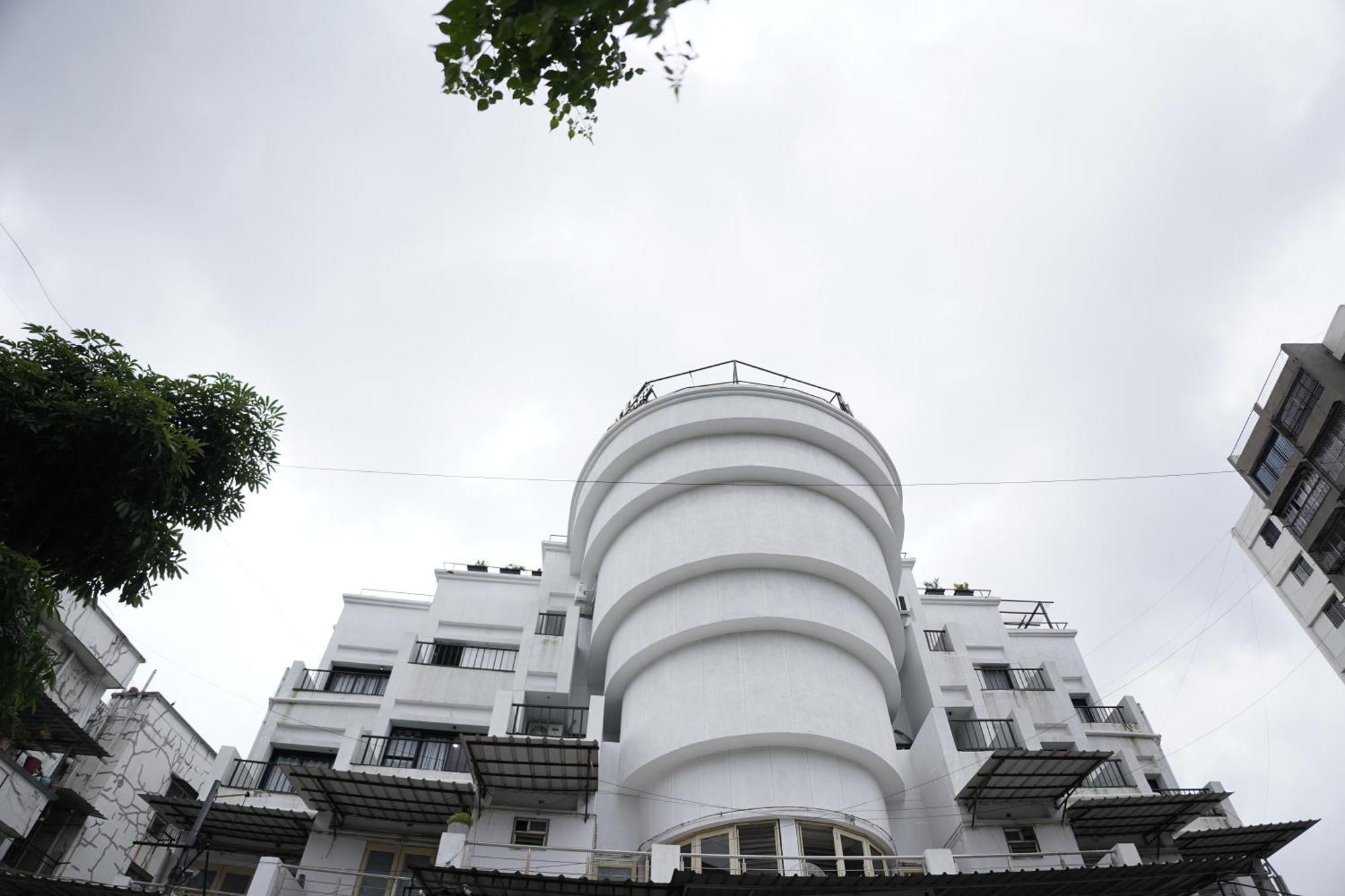 Hotel Royal Accord Surat Dış mekan fotoğraf