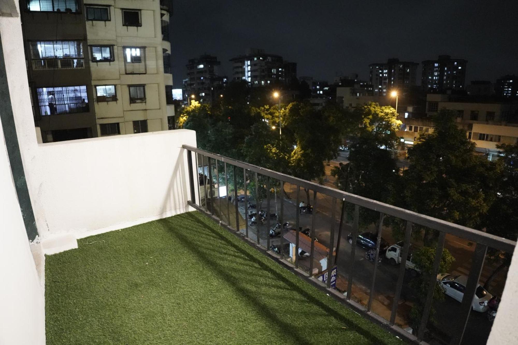 Hotel Royal Accord Surat Dış mekan fotoğraf